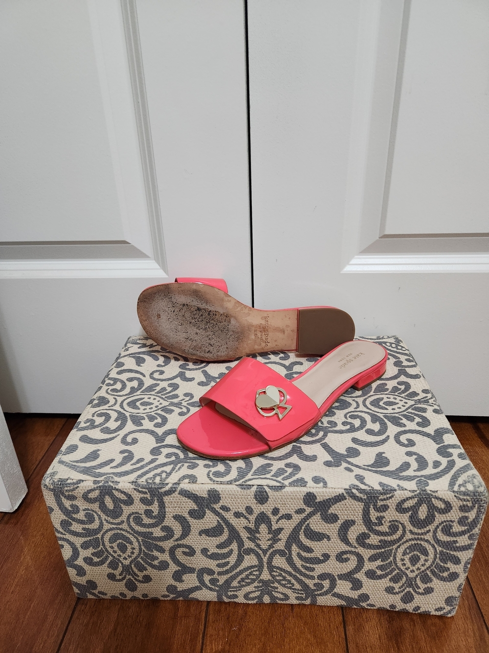 Kate Spade New York  Coral/Pink  Patent Leather Ferry  Slide Sandals - Picture 4 of 4